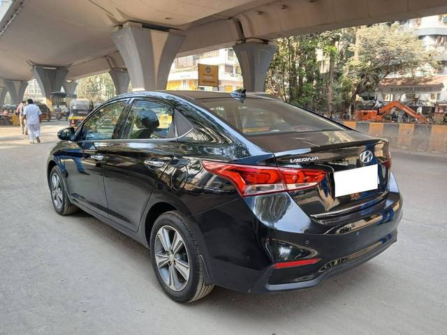 https://images10.gaadi.com/usedcar_image/4332306/original/processed_9d798d42b846f4d9d1d6f77e52954290.jpg?imwidth=6402