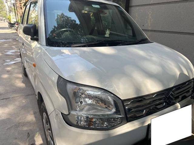 https://images10.gaadi.com/usedcar_image/4332327/original/ce6d41f6d7a7b5f44854f7a6b861391f.jpg?imwidth=6400