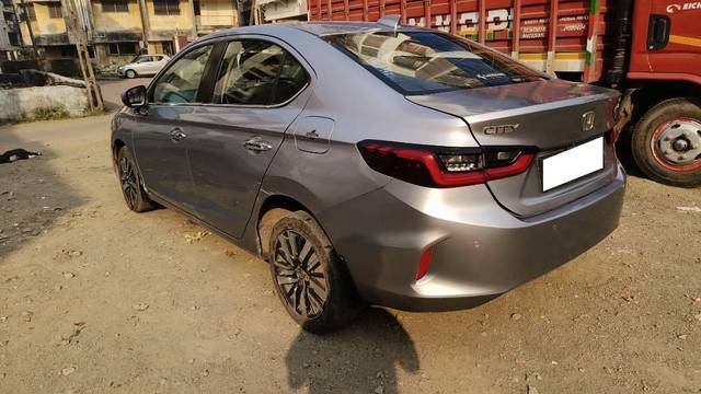 https://images10.gaadi.com/usedcar_image/4332373/original/processed_c6d7dbe0-94ed-4a72-ba5a-46656c142578.jpg?imwidth=6401