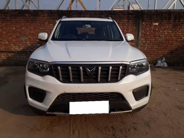 https://images10.gaadi.com/usedcar_image/4332558/original/processed_97a2b7e4-31ad-4ae7-9a53-feb54fb348d8.jpeg?imwidth=6400