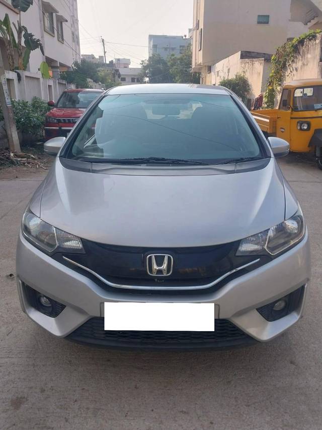 https://images10.gaadi.com/usedcar_image/4332588/original/processed_5a7cc0cecd241f8085e54db67c868557.jpg?imwidth=6400