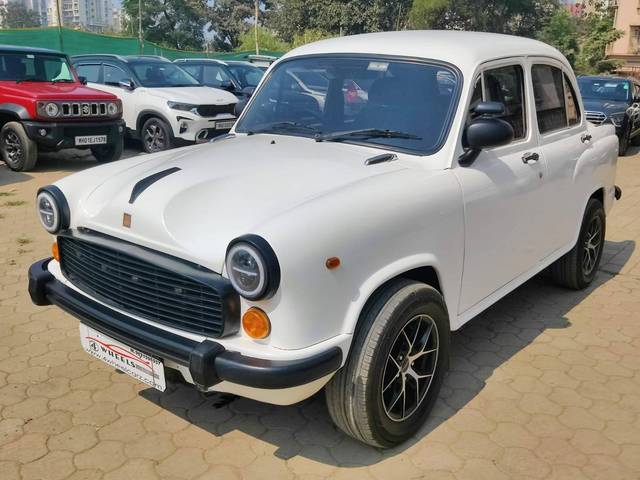 https://images10.gaadi.com/usedcar_image/4332596/original/processed_681a0c9984a764c262f1ae03a6ae0b1c.jpeg?imwidth=6402