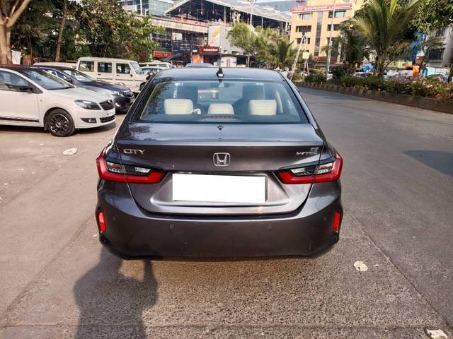 https://images10.gaadi.com/usedcar_image/4332598/original/processed_f5de240df27cc9cbd04d6a8d5134351f.jpg?imwidth=6401