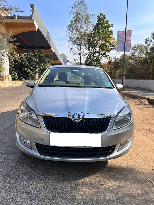 https://images10.gaadi.com/usedcar_image/4332611/original/processed_c9f1b623498ca83ac39e801151c4cfbb.jpeg?imwidth=6400