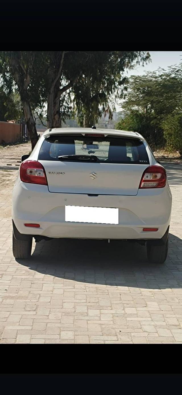 https://images10.gaadi.com/usedcar_image/4332621/original/processed_b04aa0f028018734eafea08bbe6ee2ce.jpg?imwidth=6401