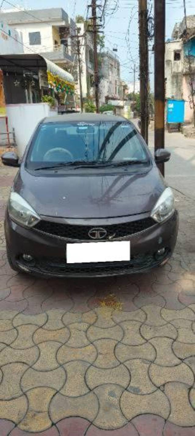 https://images10.gaadi.com/usedcar_image/4332653/original/processed_d25496aa-ef0c-49a7-b77a-034eb3a1acf7.jpg?imwidth=6400