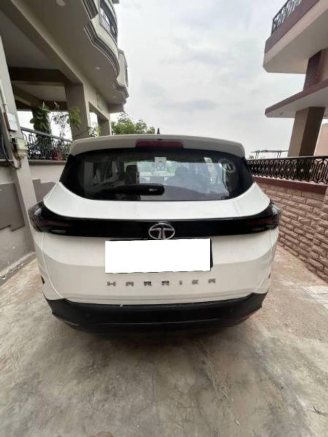 https://images10.gaadi.com/usedcar_image/4332683/original/processed_3df61bb8-3011-4f58-a88c-f0f86002a105.jpeg?imwidth=6401