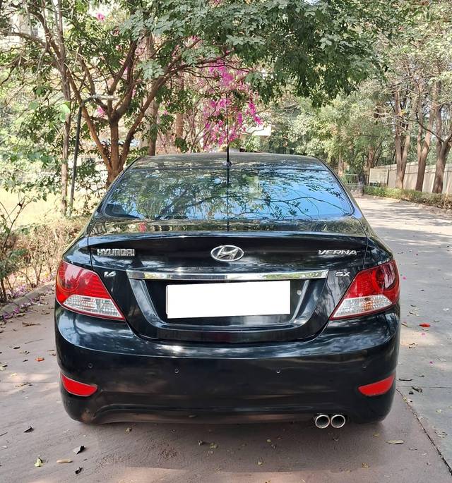 https://images10.gaadi.com/usedcar_image/4332706/original/processed_6333ba51bbda64570aa4353ff8f470d0.jpg?imwidth=6402