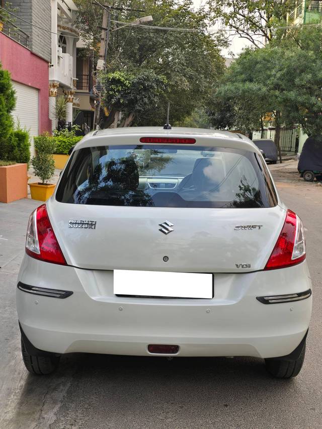 https://images10.gaadi.com/usedcar_image/4332722/original/processed_5b57dbfc8d72fdc794639ba86596a6db.jpg?imwidth=6402