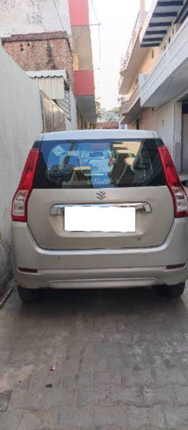 https://images10.gaadi.com/usedcar_image/4332754/original/5bcb4e3f1a567dd5020ae1b7b2e19a25.jpg?imwidth=6401