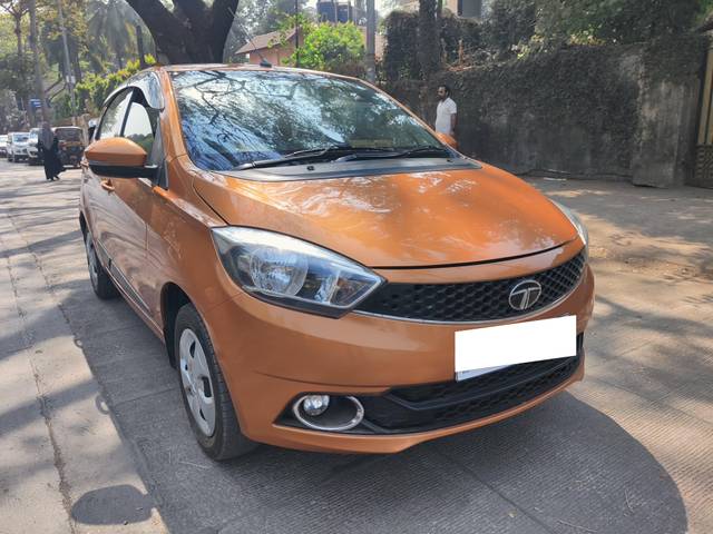 https://images10.gaadi.com/usedcar_image/4332760/original/processed_13203970735c5cad9f2905294745d295.jpeg?imwidth=6401