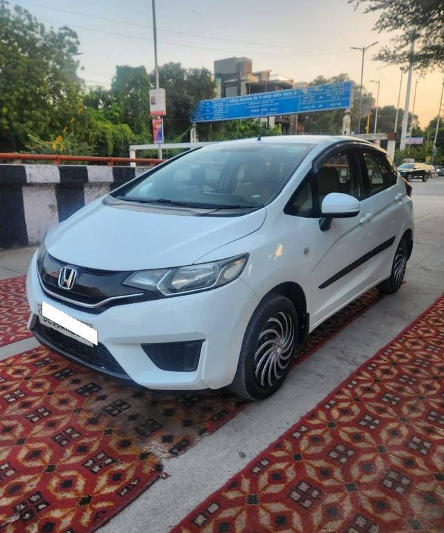 https://images10.gaadi.com/usedcar_image/4332851/original/processed_fe47456531a48d2115da8cc4e1f7d7f5.jpg?imwidth=6400