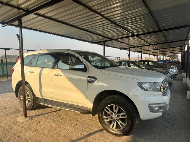 https://images10.gaadi.com/usedcar_image/4332946/original/processed_764c2b4003c487ebee3e3bc01268200f.jpg?imwidth=6400