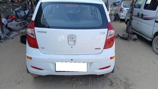 https://images10.gaadi.com/usedcar_image/4332988/original/processed_470ee11d-8b8e-46b1-93a6-f7e3a2baa1f5.jpg?imwidth=6401