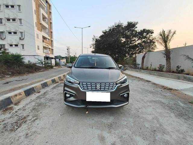 https://images10.gaadi.com/usedcar_image/4332994/original/processed_81375df38bf0a48e9c8465ef8f883a82.jpg?imwidth=6402