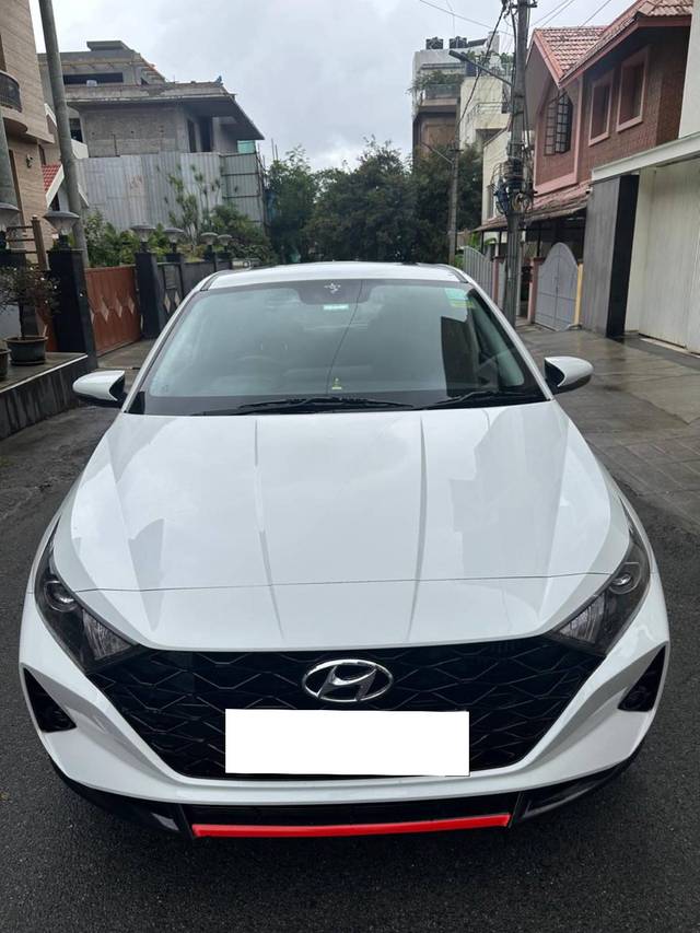 https://images10.gaadi.com/usedcar_image/4333059/original/processed_8f14ad412391b9ba932f0bdb0e29076b.jpeg?imwidth=6400