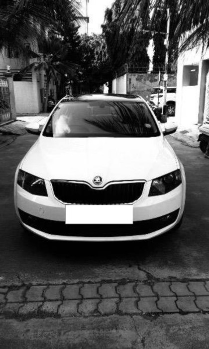 Second-hand 2014 Skoda Octavia Elegance 2.0 TDI AT for sale in Aurangabad