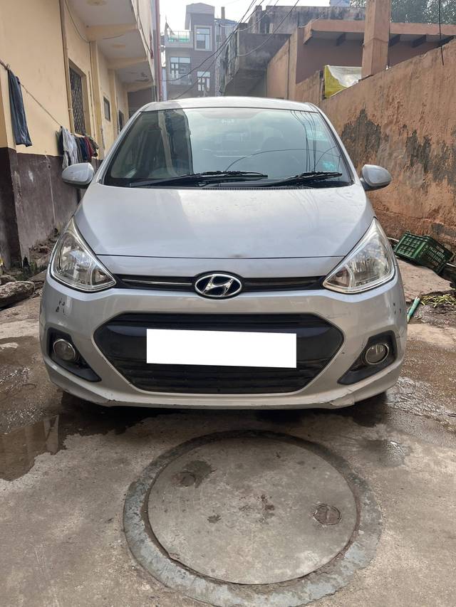 https://images10.gaadi.com/usedcar_image/4333174/original/processed_9dd72dea45060419291beeb080e91a80.jpg?imwidth=6402