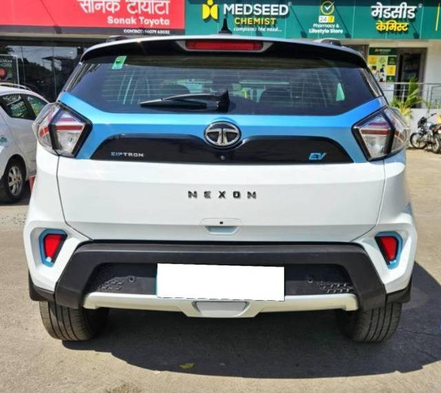 https://images10.gaadi.com/usedcar_image/4333267/original/processed_fb488fe8-87a2-4b86-9060-6b1235a65342.jpg?imwidth=6402