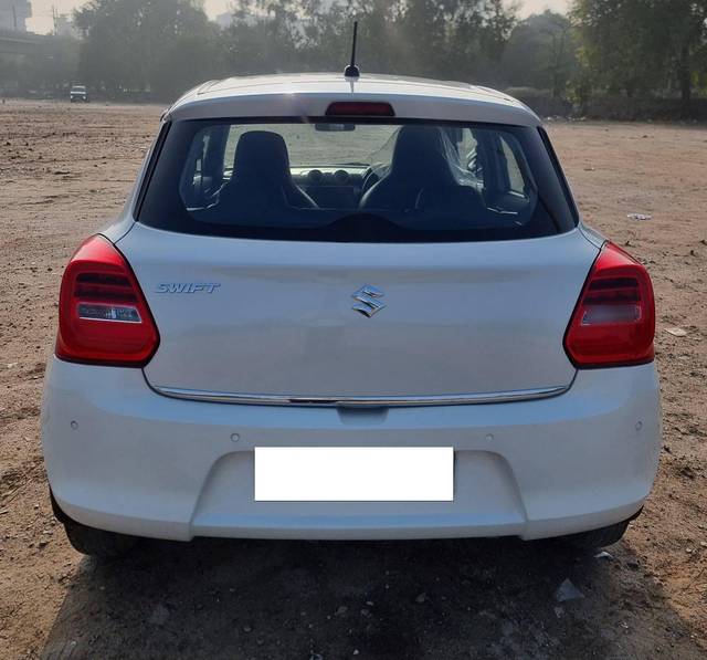 https://images10.gaadi.com/usedcar_image/4333275/original/processed_6fed006c8b0ed85aa8b27f76aff2ed35.jpg?imwidth=6402