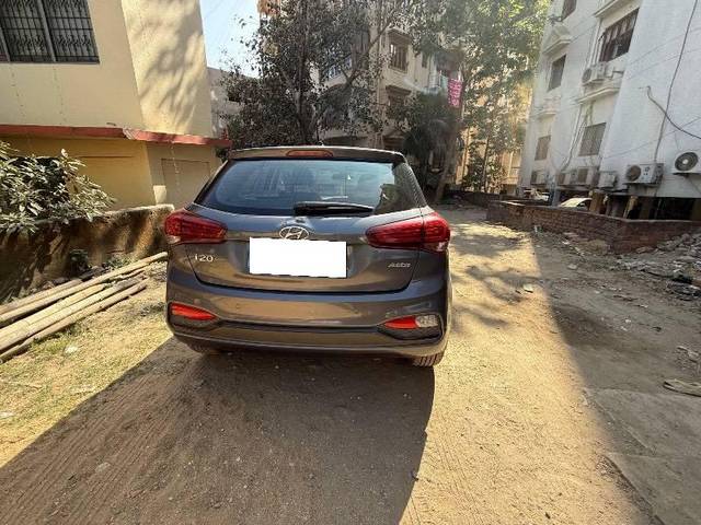 https://images10.gaadi.com/usedcar_image/4333285/original/processed_a49898a0-a3e3-4e30-bd7c-2b9e37db15eb.jpeg?imwidth=6401