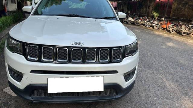 https://images10.gaadi.com/usedcar_image/4333412/original/3a7bea56690fb5b34366dd9e90cae187.jpg?imwidth=6400