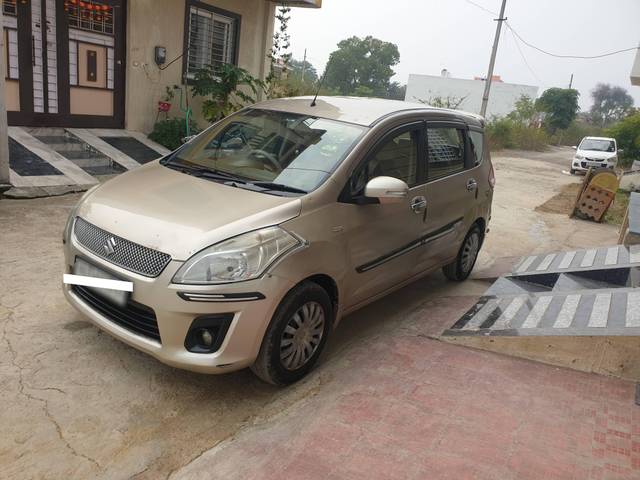 https://images10.gaadi.com/usedcar_image/4333428/original/processed_9bc5e512fe9e9a2177dd8168e9a538c9.jpg?imwidth=6402