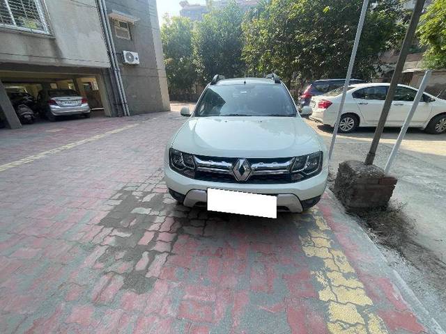 https://images10.gaadi.com/usedcar_image/4333448/original/d609099d5c4d5e2ca08ba27f00c41eca.jpg?imwidth=6400