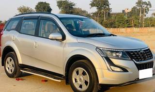 Mahindra XUV500 Mahindra XUV500 W7