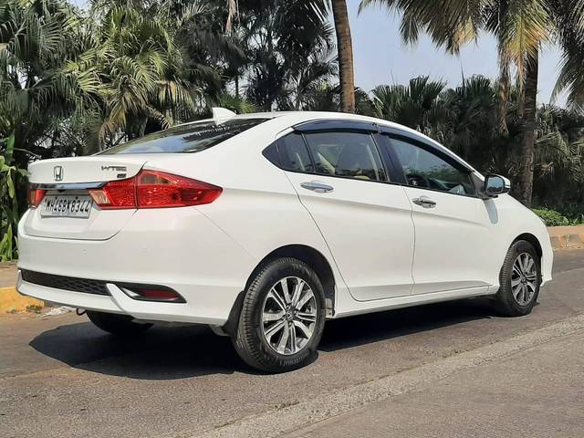 https://images10.gaadi.com/usedcar_image/4333469/original/processed_b96a82e0231891444f7b712a801584fa.jpg?imwidth=6402