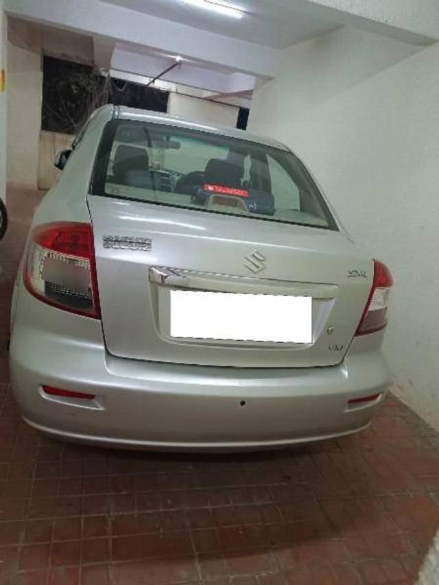 https://images10.gaadi.com/usedcar_image/4333519/original/bc3e7f300b1435e5194a2315d307e0a4.jpeg?imwidth=6401