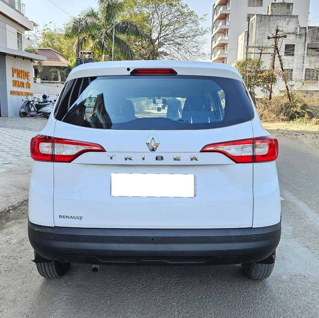 https://images10.gaadi.com/usedcar_image/4333577/original/processed_adee7a9f7a2bac8c2125342bd6ab1c10.jpg?imwidth=6402