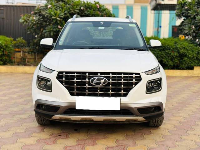 https://images10.gaadi.com/usedcar_image/4333584/original/processed_374a98144aa7b8a38433e6a52796d179.jpg?imwidth=6400