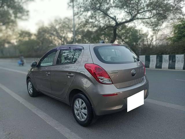 https://images10.gaadi.com/usedcar_image/4333624/original/processed_47d8280c8b62f78c057c856fd88bb640.jpg?imwidth=6402