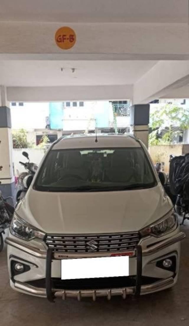 https://images10.gaadi.com/usedcar_image/4333630/original/processed_1f58b5bb-0009-453e-8ca4-3ce31fa23dc8.jpg?imwidth=6401