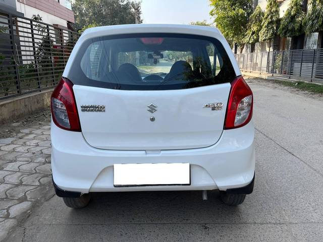 https://images10.gaadi.com/usedcar_image/4333638/original/processed_cc8e914aca02103b4d56df9a82e1bdb2.jpg?imwidth=6402