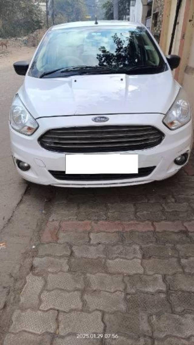 https://images10.gaadi.com/usedcar_image/4333645/original/processed_dc13baad-d95a-4596-bc6b-eeb9755888d8.jpg?imwidth=6400