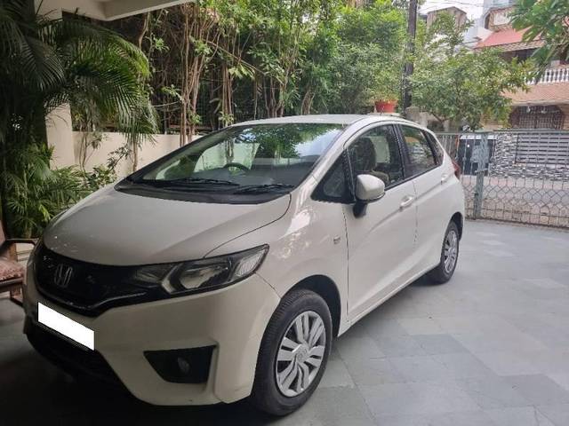 https://images10.gaadi.com/usedcar_image/4333648/original/processed_cbd15f61-9a82-4103-87b3-abe0c39d18db.jpg?imwidth=6400