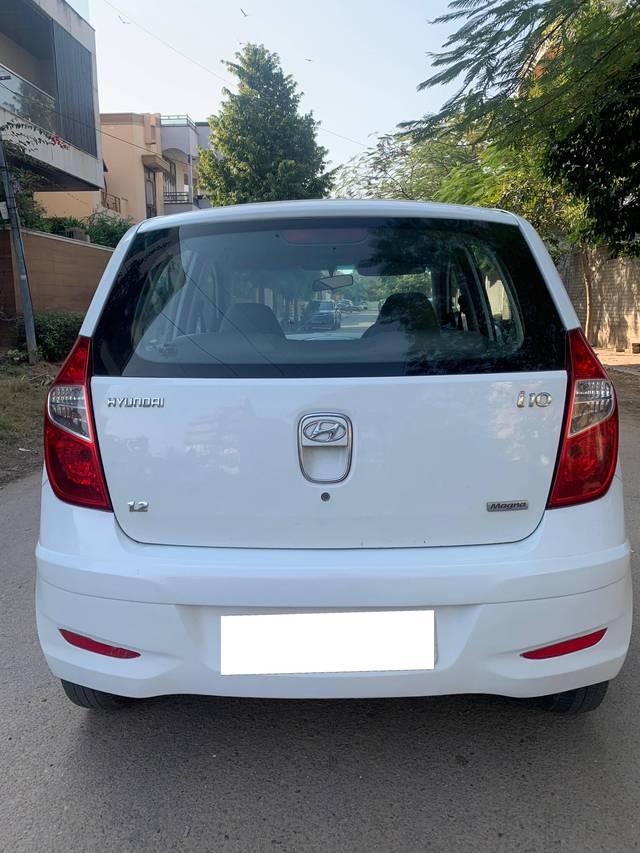 https://images10.gaadi.com/usedcar_image/4333656/original/processed_1c1bfdc76c7c552e642a7b6714560e43.jpg?imwidth=6402