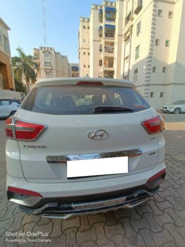 https://images10.gaadi.com/usedcar_image/4333658/original/processed_89e8b78d-a14d-4e37-9b9f-4c931c413d8f.jpg?imwidth=6402