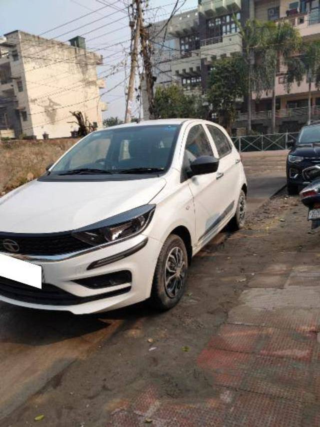 https://images10.gaadi.com/usedcar_image/4333682/original/ae75d30747d79d73dd7dc0fdad1c4162.jpeg?imwidth=6401