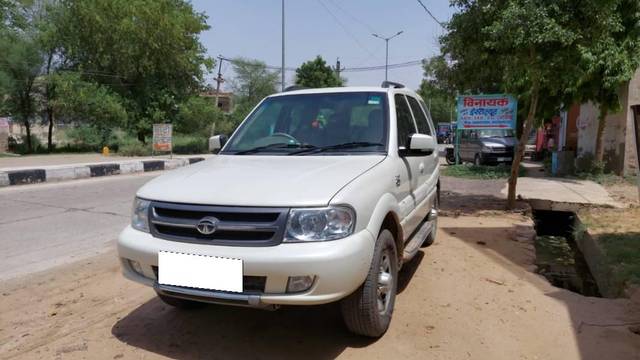 https://images10.gaadi.com/usedcar_image/4333715/original/processed_f4dca702-c56e-4bfb-9b0c-d683075dda76.jpg?imwidth=6400