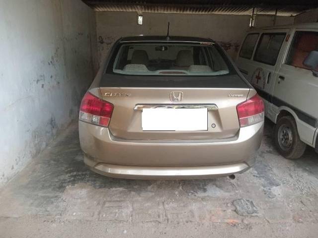 https://images10.gaadi.com/usedcar_image/4333758/original/processed_4b16fd2c-7a97-445d-912c-ecdc50ed9ca3.jpg?imwidth=6401