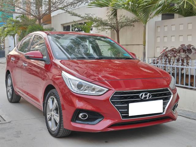 https://images10.gaadi.com/usedcar_image/4333776/original/processed_5352b4c8f1595b19d546292a404de2ec.jpg?imwidth=6400