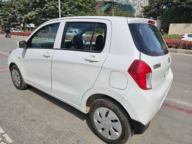 https://images10.gaadi.com/usedcar_image/4333868/original/processed_0381c3753d0bd8b32d13c70798a703d5.jpg?imwidth=6402