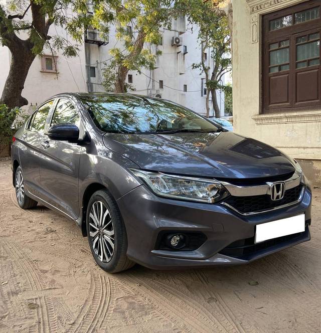 https://images10.gaadi.com/usedcar_image/4333869/original/processed_3bd70f64d318c77520ed0c10f2655cb9.jpg?imwidth=6400