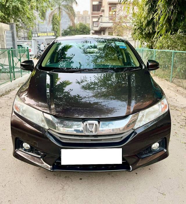 https://images10.gaadi.com/usedcar_image/4333997/original/processed_8aa431e9ee972d7a62e83ed71a3a1eaf.jpg?imwidth=6402