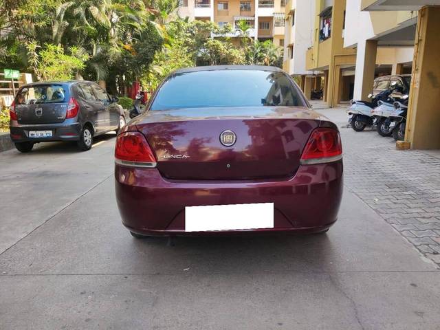 https://images10.gaadi.com/usedcar_image/4334021/original/processed_7cebe6a2cf2fd3a445ffaffc134e8252.jpg?imwidth=6402