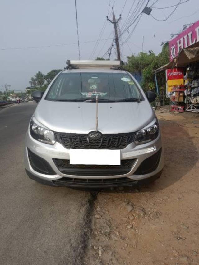 https://images10.gaadi.com/usedcar_image/4334105/original/processed_8aadbbc1-4cda-4c4a-a58b-a829b13fb97b.jpg?imwidth=6400