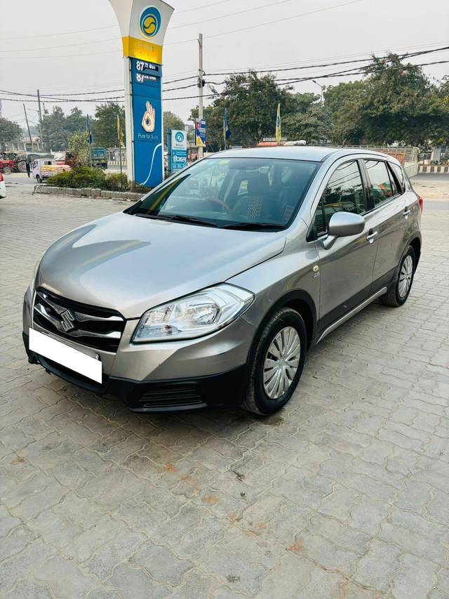 https://images10.gaadi.com/usedcar_image/4334230/original/processed_2c27fb44118b713b528ef1d571047806.jpg?imwidth=6402